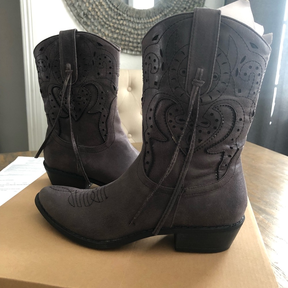Nash Perforated Cowgirl Boot 👢